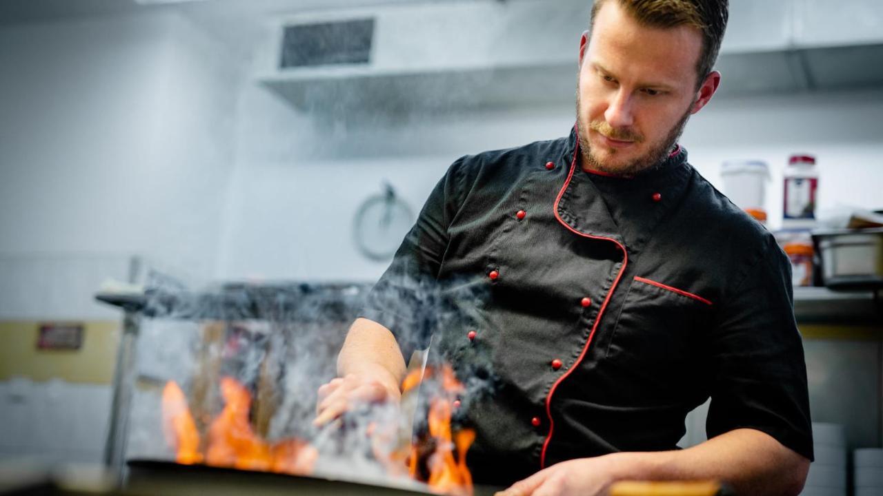 Wellness Penzion-Restaurace U Pstrosa Vsemyslice Kültér fotó